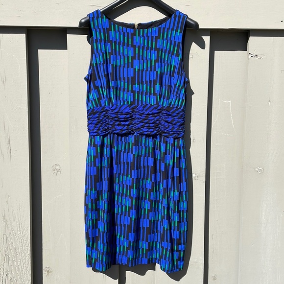 Taylor Swift Sleeveless Geometric BodyCon - Picture 3 of 11